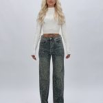 Jeans albastru cu ștrasuri, croială dreaptă femei, vedere frontală