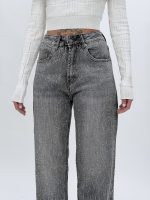 Jeans wide leg cu ștrasuri verticale, vedere laterală, croială relaxată
