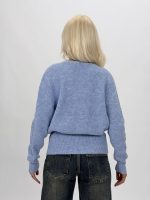 Detaliu tricot rigat și nasturi aurii, cardigan dama