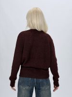Pulover cardigan gri cu nasturi aurii, detaliu manșetă
