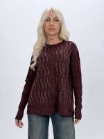 Detaliu nasturi și ștrasuri cardigan dama