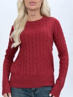 Pulover din tricot combinat cu jeans, styling