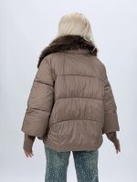 Jachetă din fâș cu mâneci din tricot, detaliu umeri