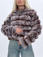 Jachetă din blană artificială neagră, vedere spate