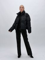 Jachetă scurtă elegantă din fâș, vedere laterală