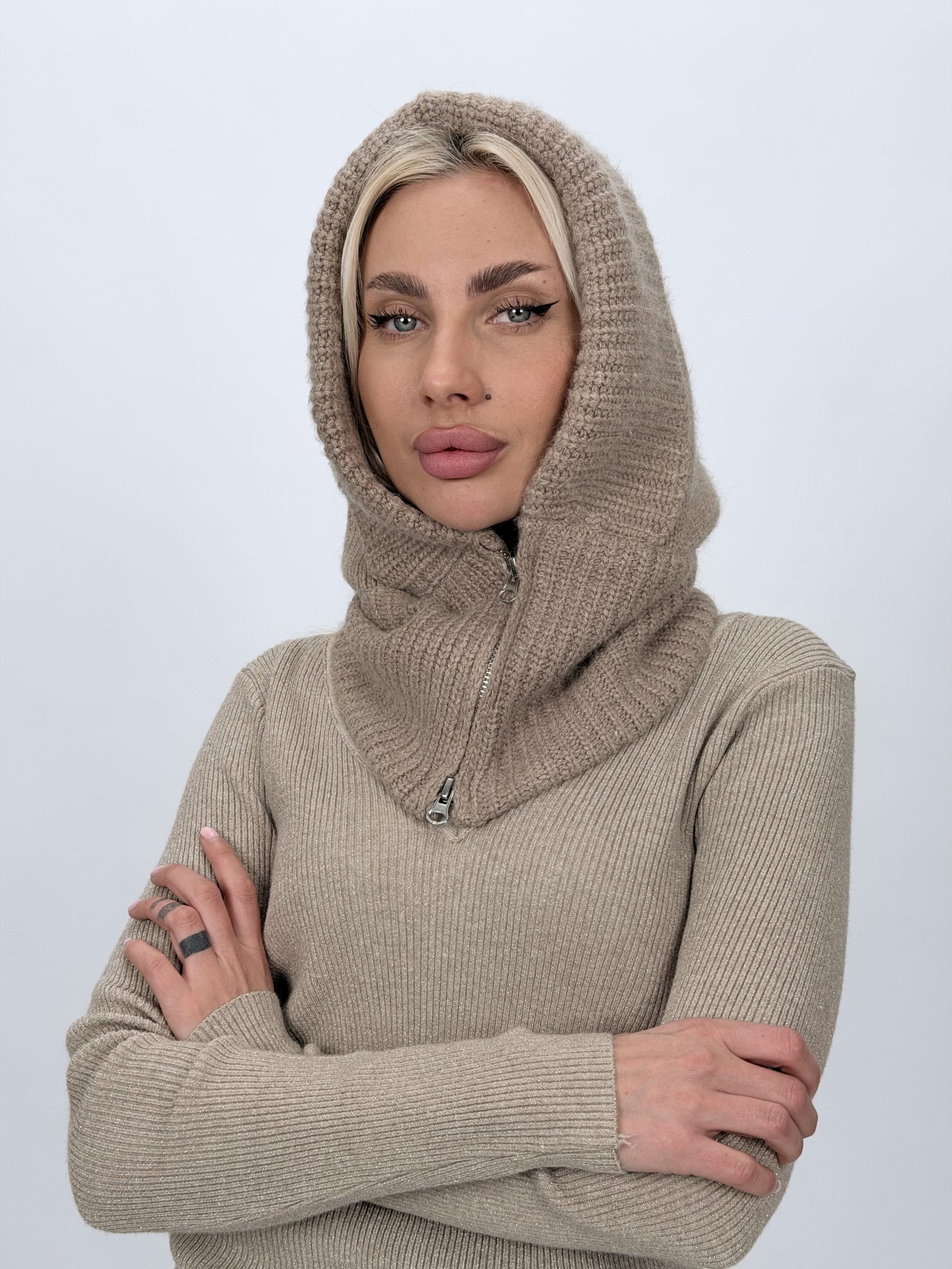 IMG_7494 Scufiță din tricot cu fermoar în trei culori disponibile