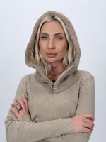Detaliu fermoar scufiță din tricot