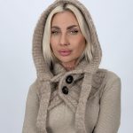 Scufiță din lână cu model torsade, vedere frontală