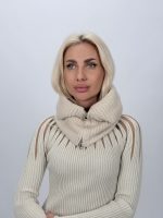 Scufiță din tricot cu fermoar purtată, imagine stil