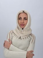 Scufiță din tricot culoare cafea, detaliu textură