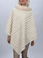 Poncho din blană artificială în nuanță camel, vedere frontală