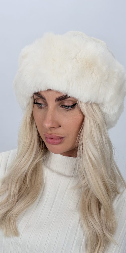 Căciulă îmblănită damă cu model torsade tricotat elegant