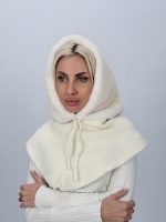 Scufiță din blană și tricot, vedere laterală