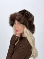 Pălărie din blană cu imprimeu, model elegant pentru femei