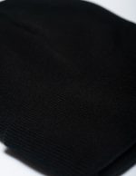 Detaliu căciulă din tricot bărbați, croială simplă și versatilă