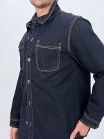 Cămașă din denim bărbați purtată, vedere laterală